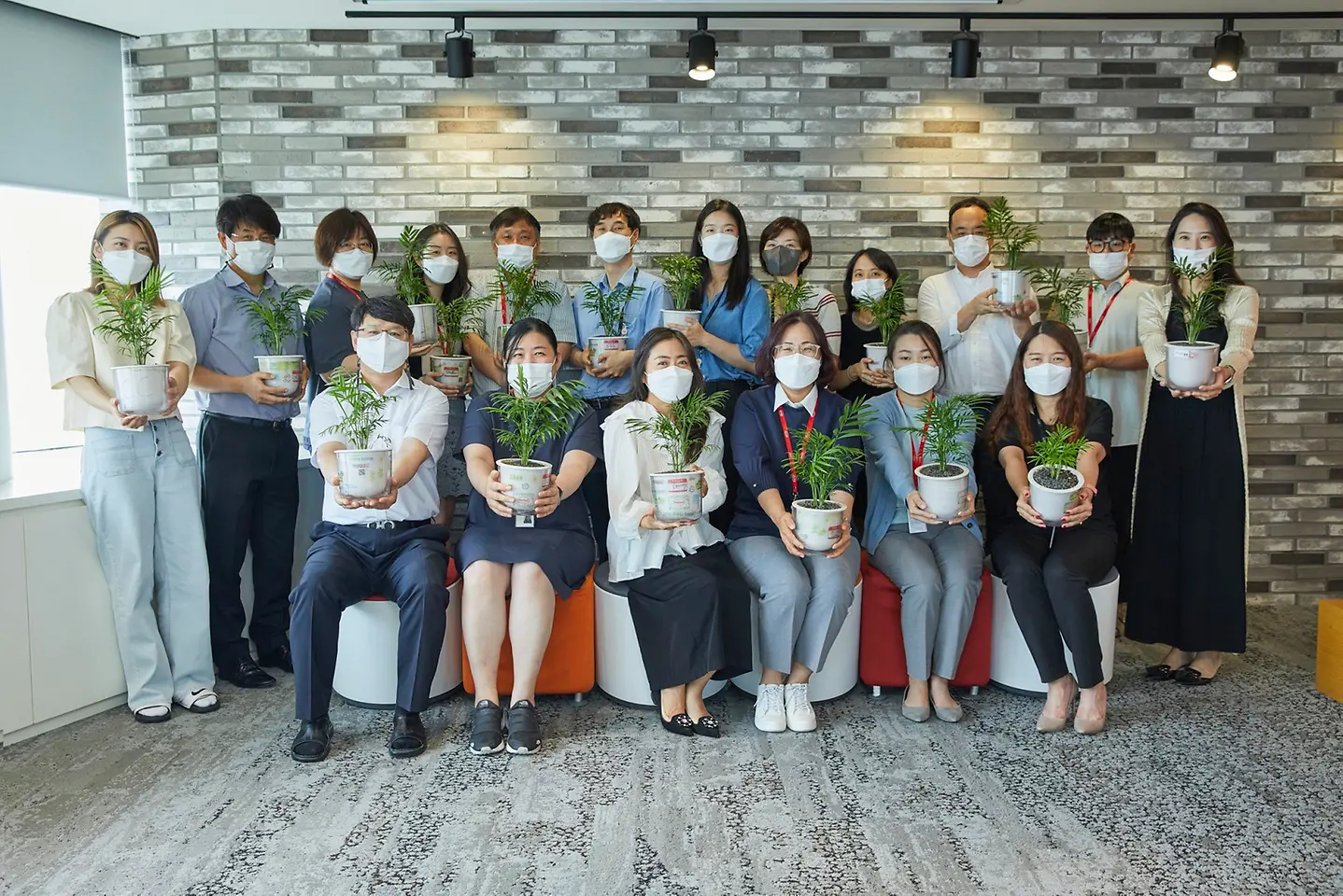 헨켈코리아, 비대면 사회공헌활동 전개 임직원이 가꾼 공기정화 반려나무 지역 아동시설에 기부