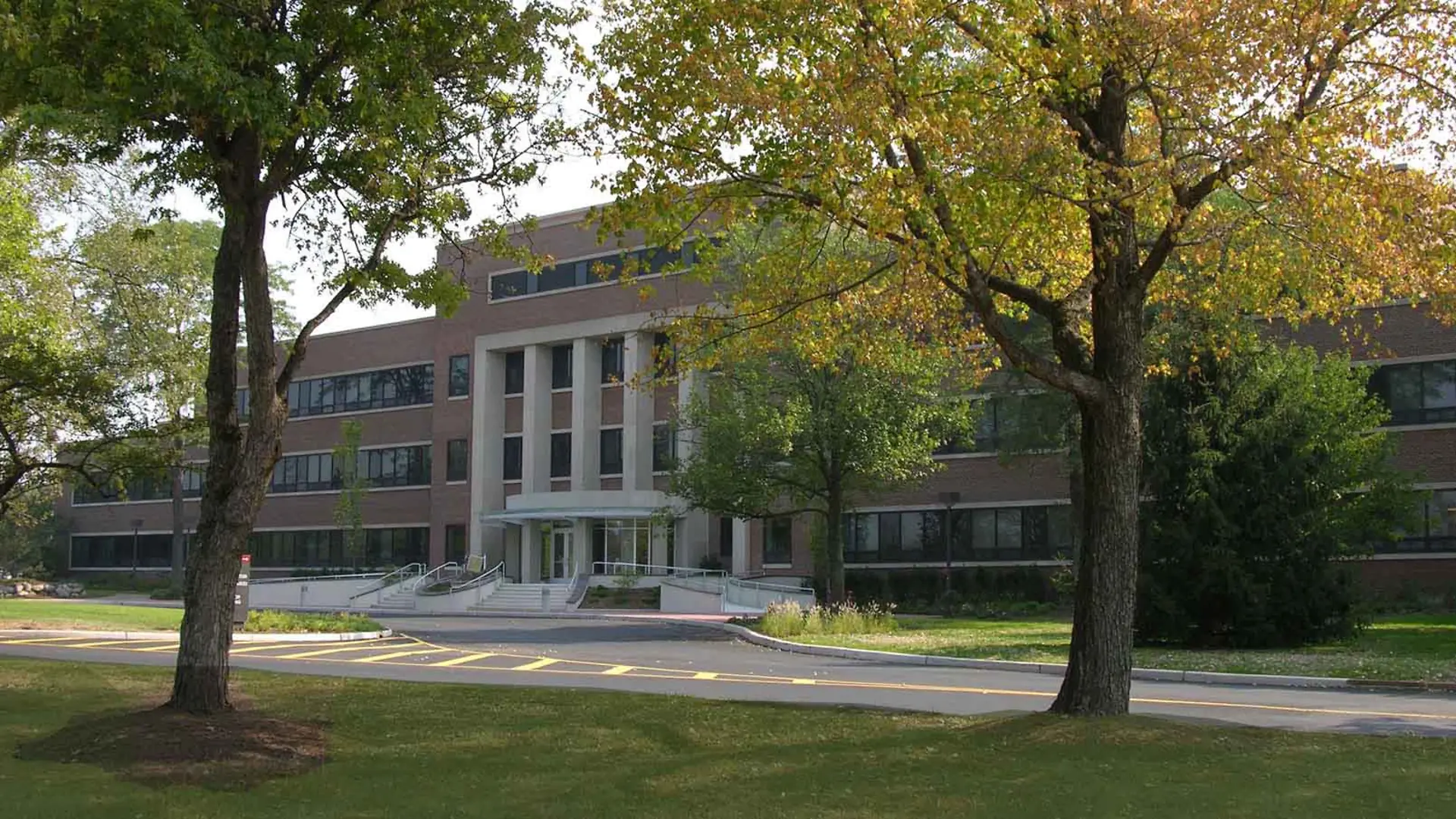 2008년 미국 뉴저지주 브리지워터에 위치한 내셔널 스타치 건물의 모습입니다.