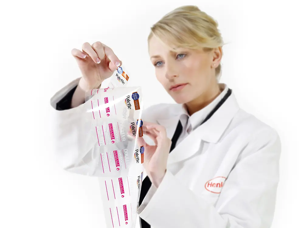 
Aquence PS 6025: PSA for sticking transparent films to transparent substrates